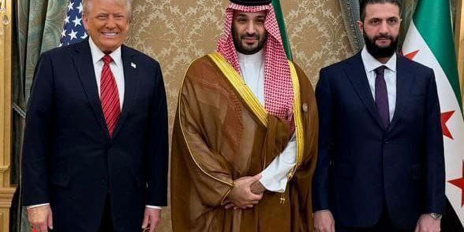 photo 5845866745657672734 y.jpg