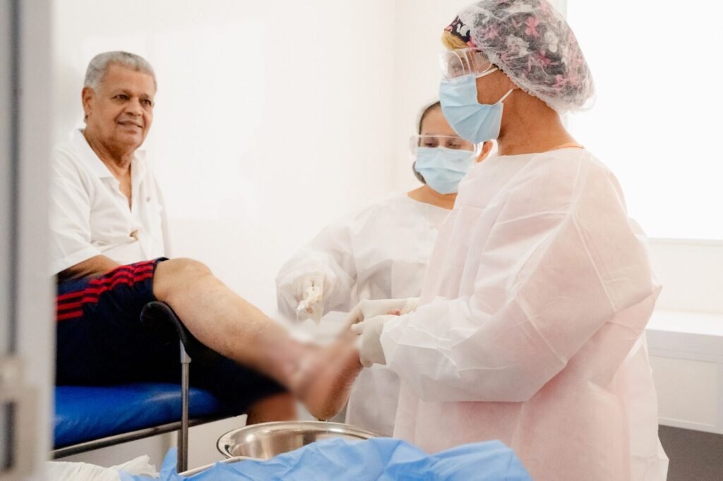 SES HDS REFERENCIA NO TRATAMENTO DE FERIDAS CRONICAS POR IRON BRAZ.jpeg