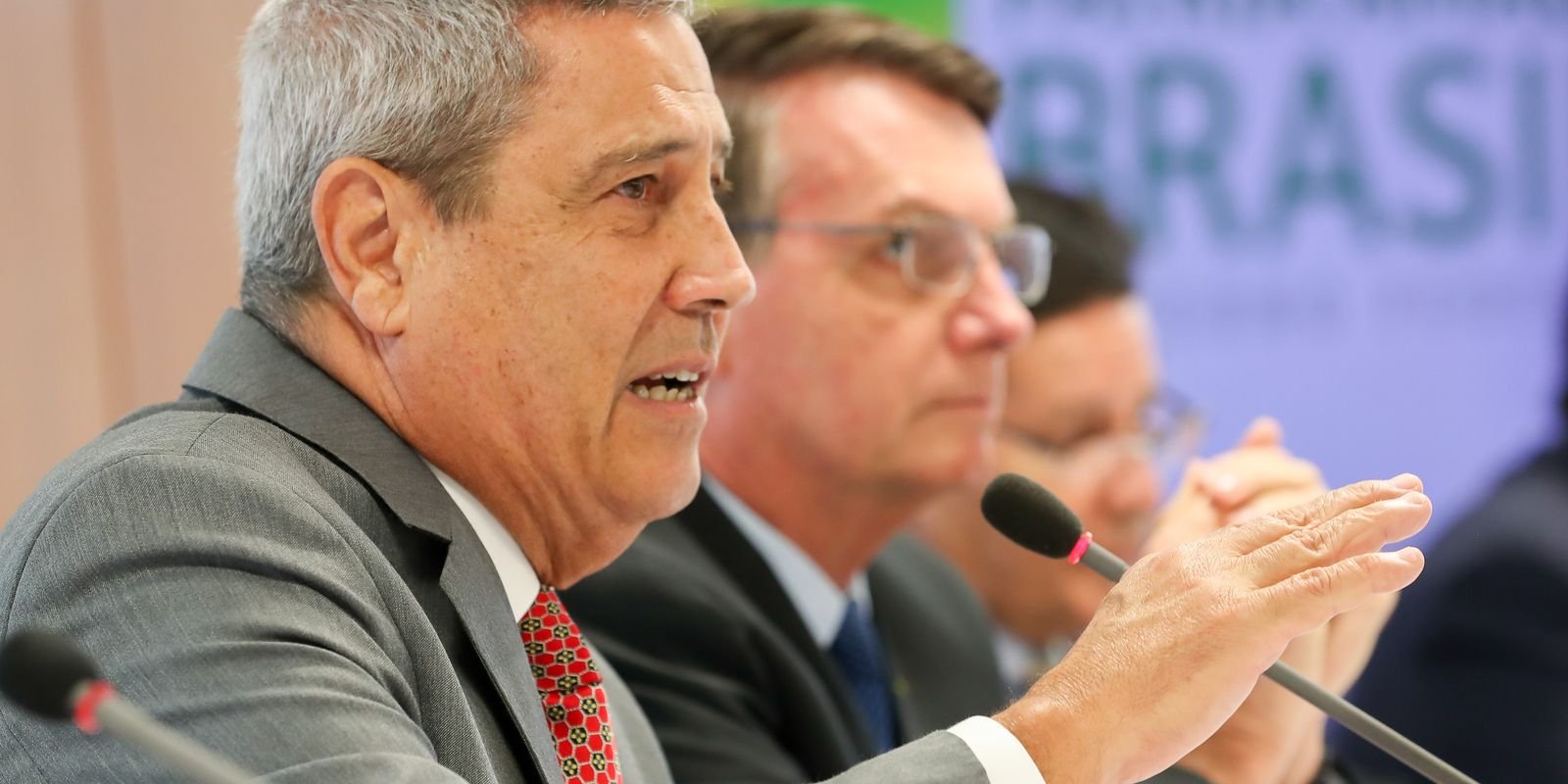 Moraes pede parecer da PGR sobre pedido para soltar Braga Netto