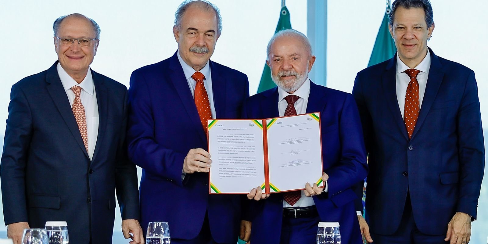 54744917423 f9d08993ab o.jpg