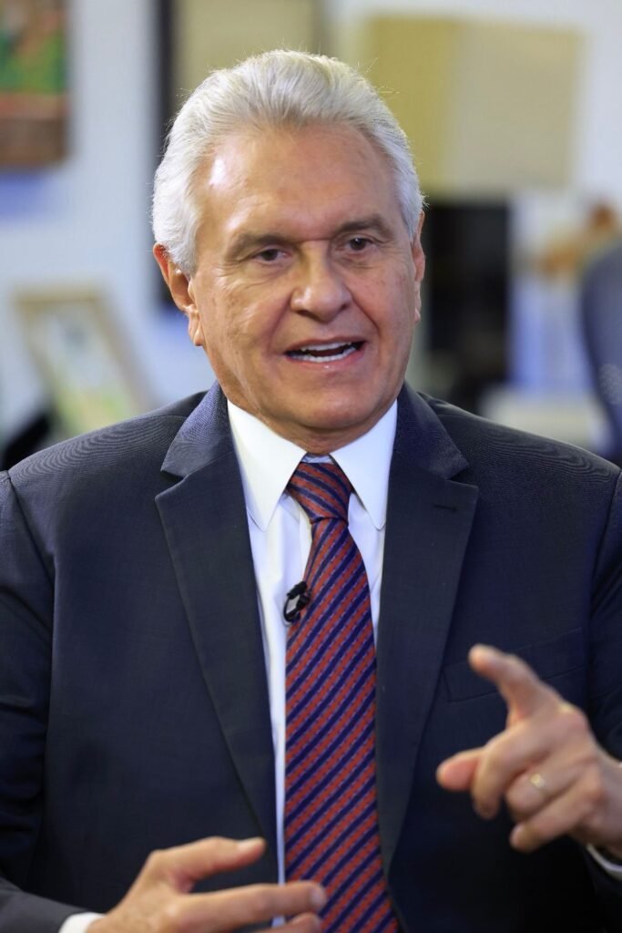 Caiado Secom 683x1024.jpg