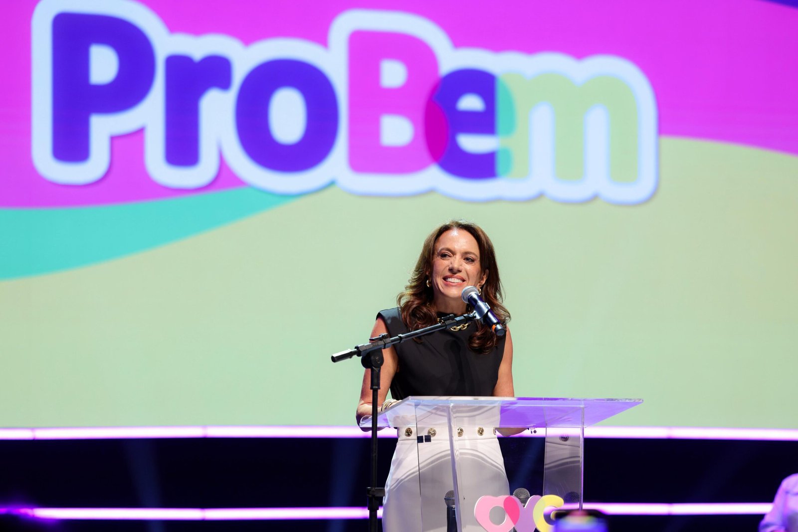 Caiado e Gracinha celebram inclusão de cinco mil estudantes no ProBem