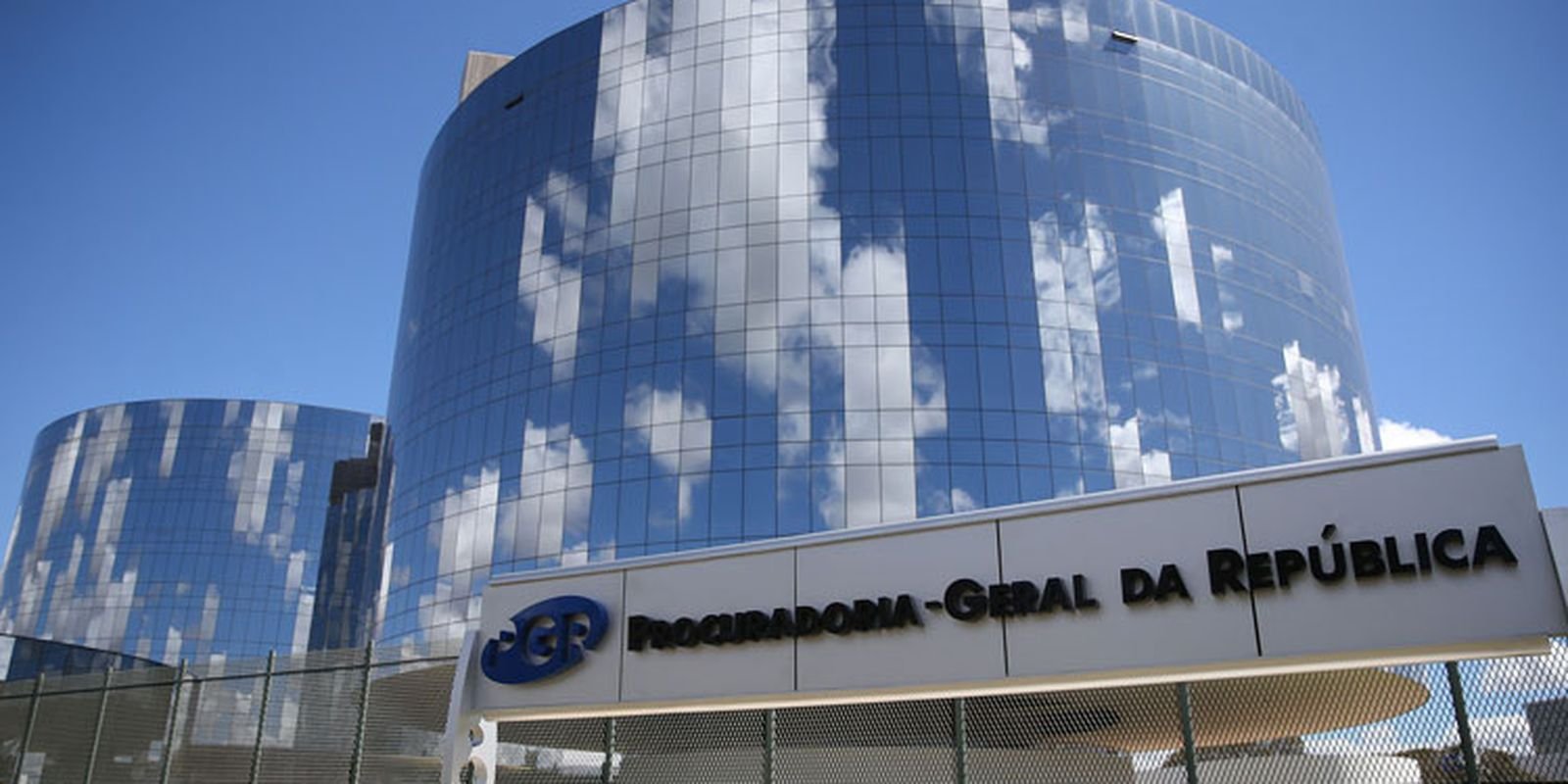 PGR tem 5 dias para analisar indiciamento de Bolsonaro e Eduardo