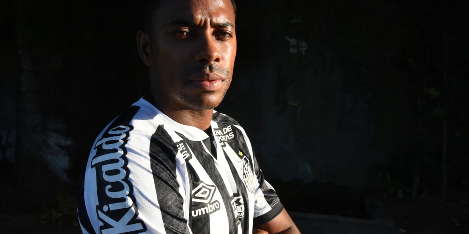 Maioria do STF mantém prisão do ex-jogador Robinho