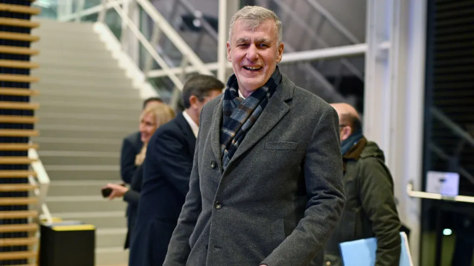 Gouveia e Melo congratula-se com descida de abstenção e fala em 2 planos