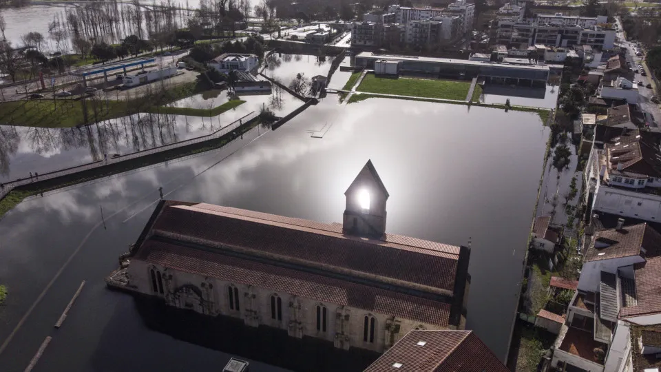 Diminuição da chuva "desagrava situações" que continuam a preocupar