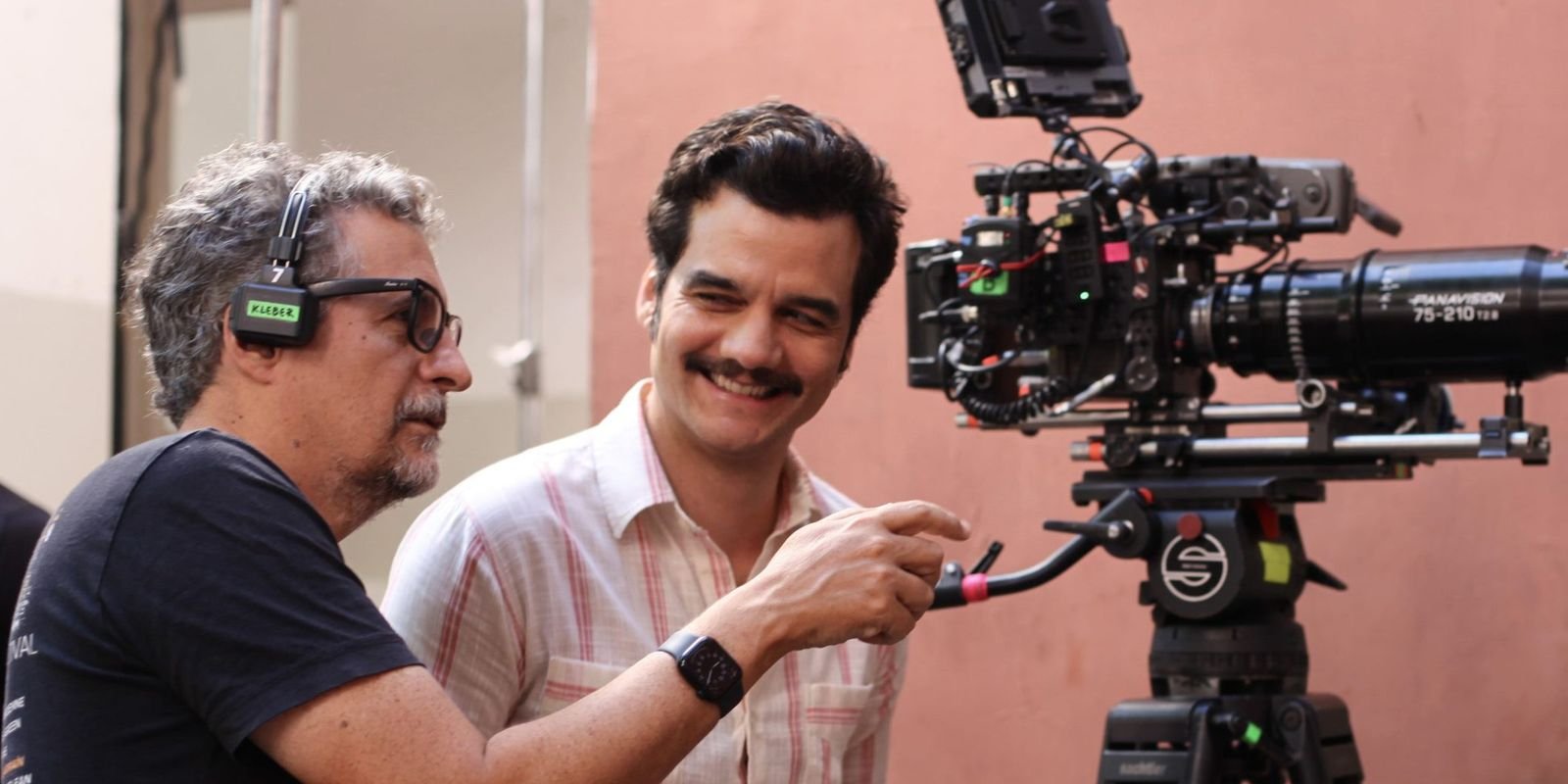 "O Agente Secreto" será homenageado com bonecos gigantes em Olinda