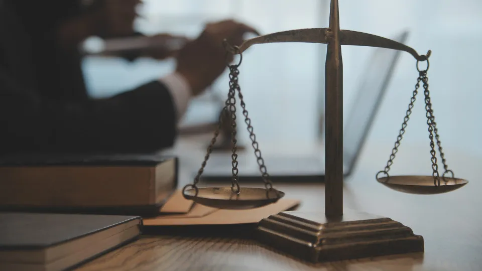 Advogado diz que jovem acusado de massacres não é "um monstro"