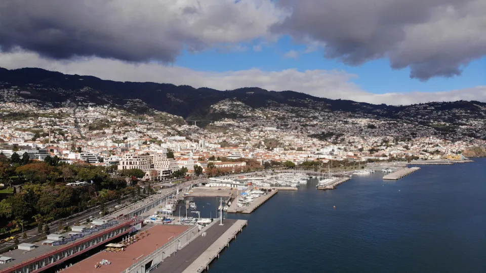 Capitania do Funchal prolonga aviso para mar da Madeira até sábado