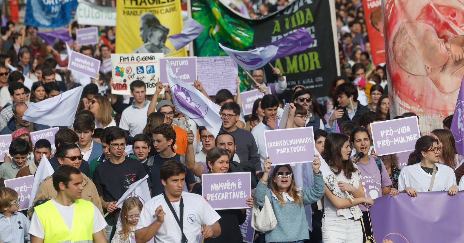 Milhares participaram na "Marcha pela Vida" contra o aborto e eutanásia