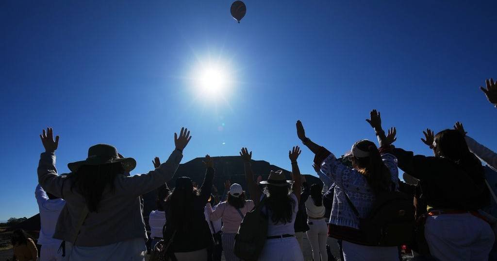 Milhares celebram início da primavera no México